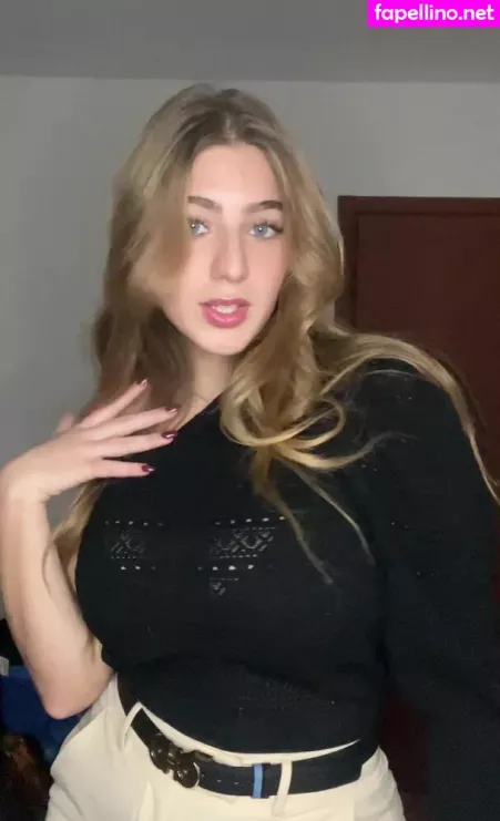 Francesca Salerno OnlyFans Thumbnail #MOILhInxVV