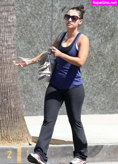 Francia Raisa OnlyFans Thumbnail #p5I2AAECq2