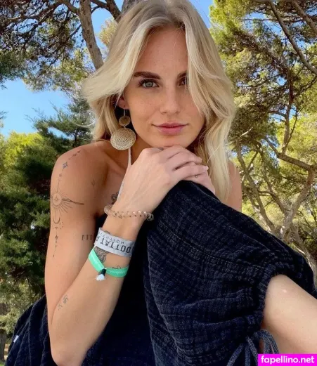 Franziska Neukirchner OnlyFans Thumbnail #HqEcxq9iUs
