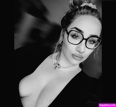 Frau Kopf OnlyFans Thumbnail #3NL7G7Bynn