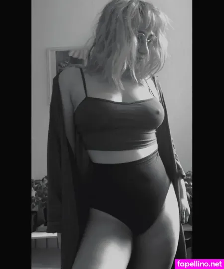 Frau Kopf OnlyFans Thumbnail #XNMjPuJYNN