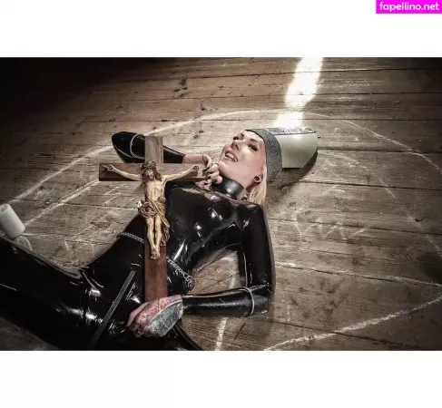 Frau Tagtraum OnlyFans Thumbnail #7XazW35vv9