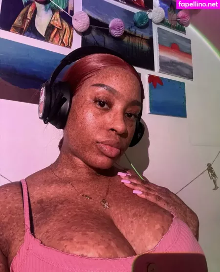 Freckledn OnlyFans Thumbnail #8UNHOSf7j1