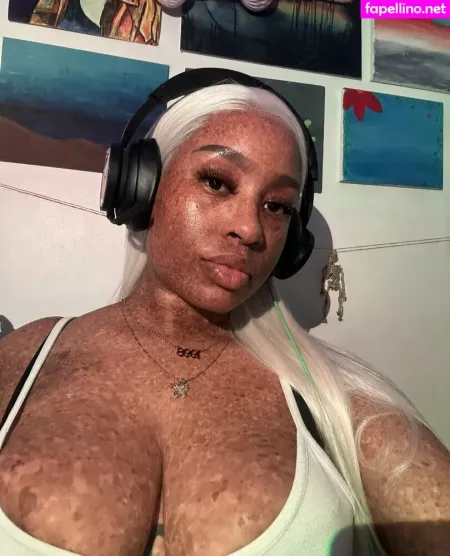 Freckledn OnlyFans Thumbnail #N8QbRKckJB