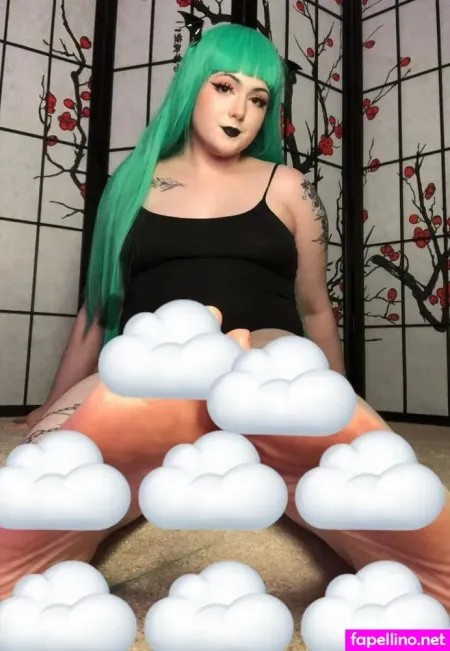 Frecklehimefree OnlyFans Thumbnail #s582wgLwxR