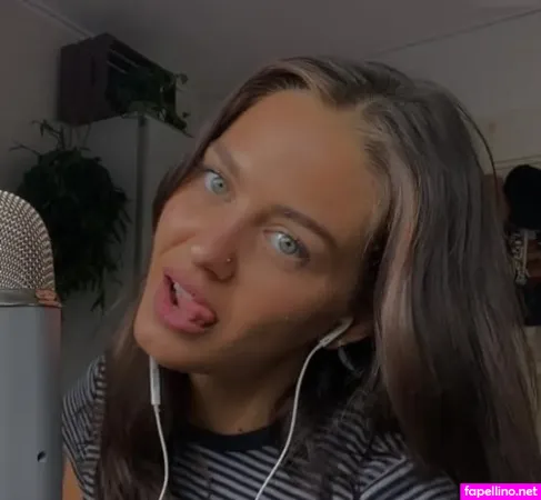 Freckles Asmr OnlyFans Thumbnail #3hgOkJVprL