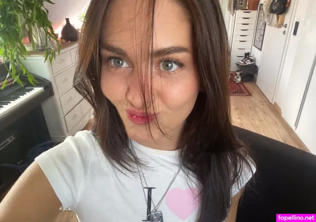 Freckles Asmr OnlyFans Thumbnail #XPCMUneKEY