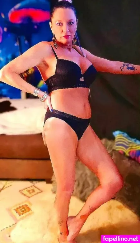 Freebecky OnlyFans Thumbnail #YjE1OWU6WD