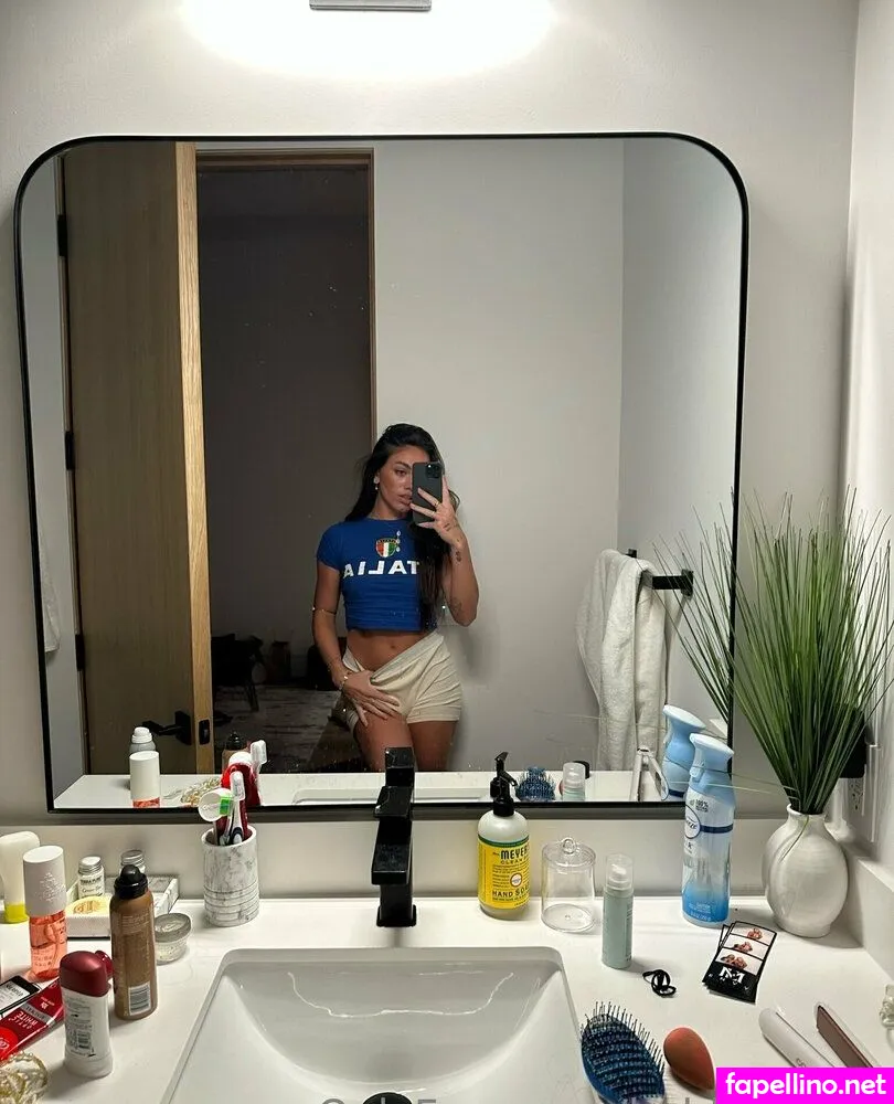 freebobbiesux, xsarah_amyx Nude Leaked OnlyFans Photo #hGjKbocJWs