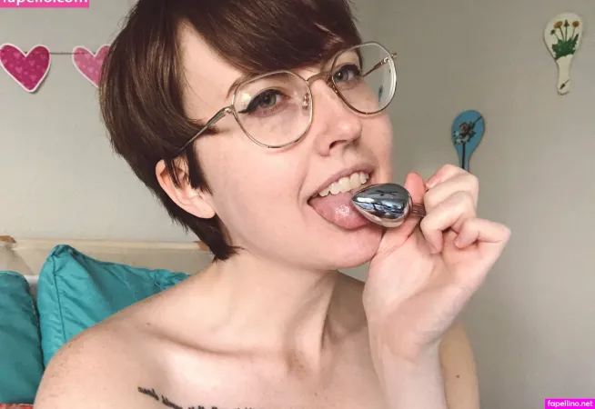 Freehelena OnlyFans Thumbnail #MxkxbVoHKN