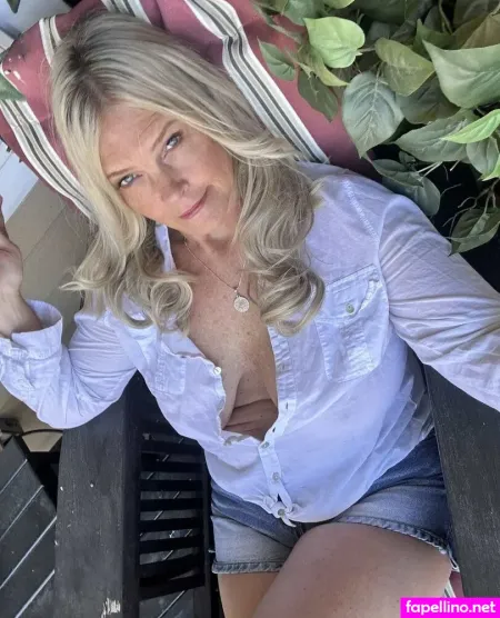 Freehotwifeblondie OnlyFans Thumbnail #CDDjzrlWEB