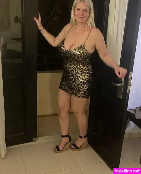 Freehotwifeblondie OnlyFans Thumbnail #v1aWfrn9nB
