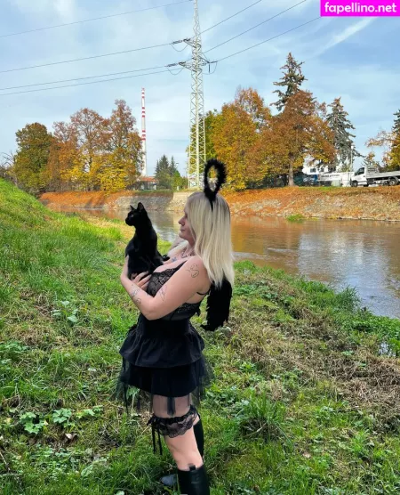 Freekikihelen OnlyFans Thumbnail #oM8YjQSeSM