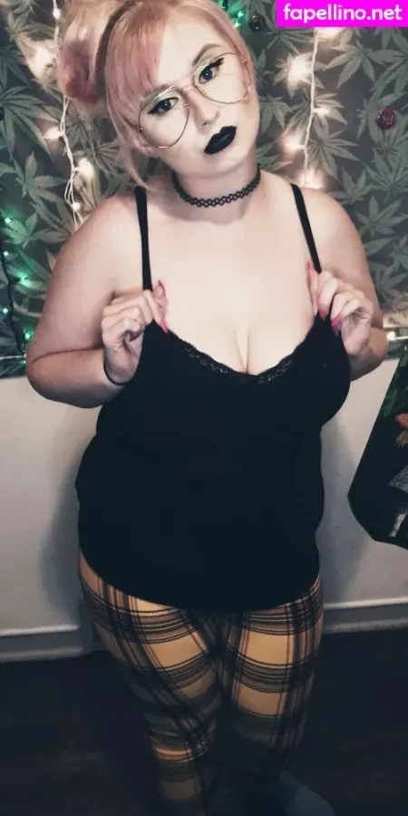 Freeknockers420 OnlyFans Thumbnail #L8CYNKVCg5