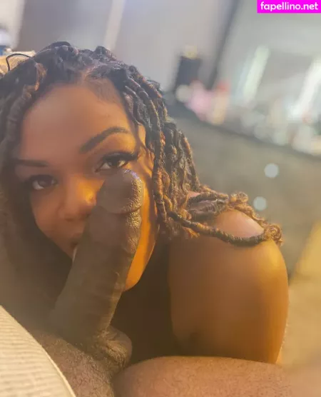 Freelearalove OnlyFans Thumbnail #HXLe3n4kYb