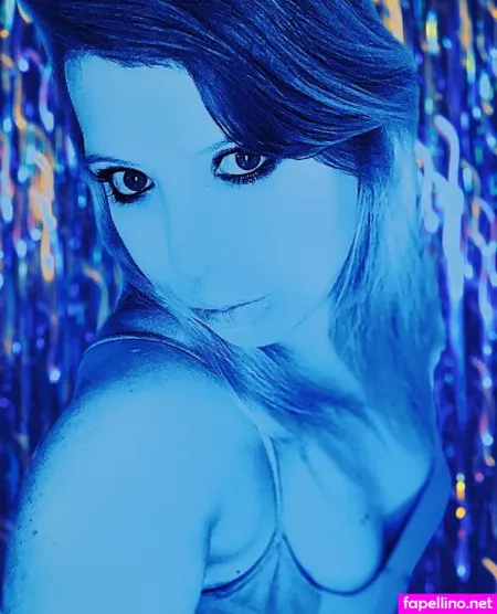 Freelouisehazel OnlyFans Thumbnail #2DfuaWfuel