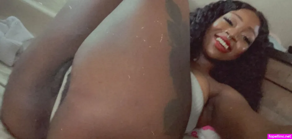 Freemochakaia OnlyFans Thumbnail #CK5uW3D9uW