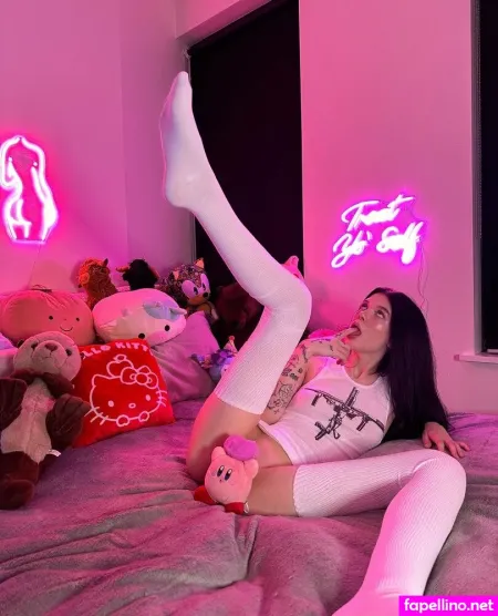 Freemyexjade OnlyFans Thumbnail #lKgwfRVQ8R