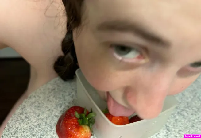 Freerangeamber OnlyFans Thumbnail #82v47wiUeH