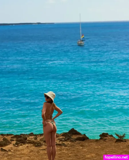 Freeroyalwednesday OnlyFans Thumbnail #IBBS7oU23z