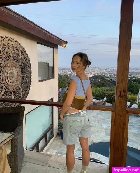 Freeroyalwednesday OnlyFans Thumbnail #MiOT6DzFFn