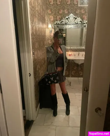 Freeroyalwednesday OnlyFans Thumbnail #dEKArJ3ZKK