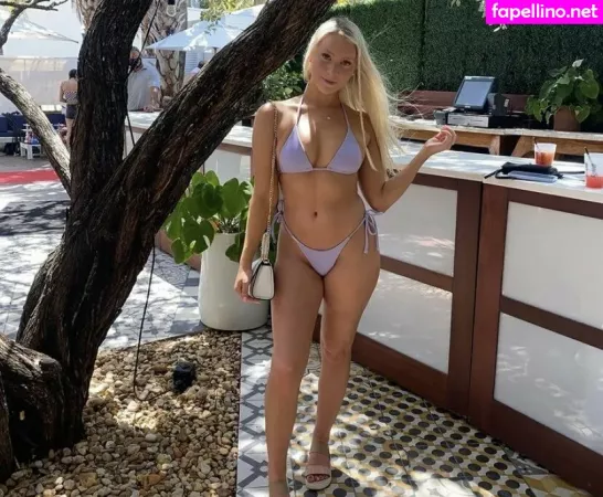 Freshmanblondie18 OnlyFans Thumbnail #PWgZL0mEg4
