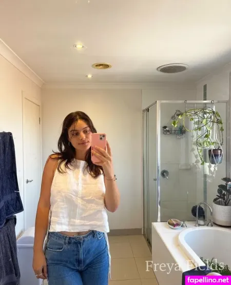 Freyafieldsfree 1 OnlyFans Thumbnail #2iUud7FVdy