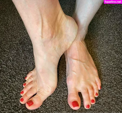 Fridayfancyfeet OnlyFans Thumbnail #Iz8T19ick0