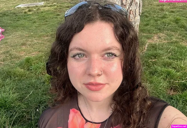 Friskyfaerie 7 OnlyFans Thumbnail #7B6AKnsdze