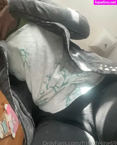 Friskyfeline69 OnlyFans Thumbnail #1VAncLzE7T