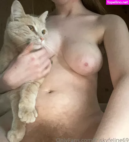 Friskyfeline69 OnlyFans Thumbnail #Cn7Xu2w0qA