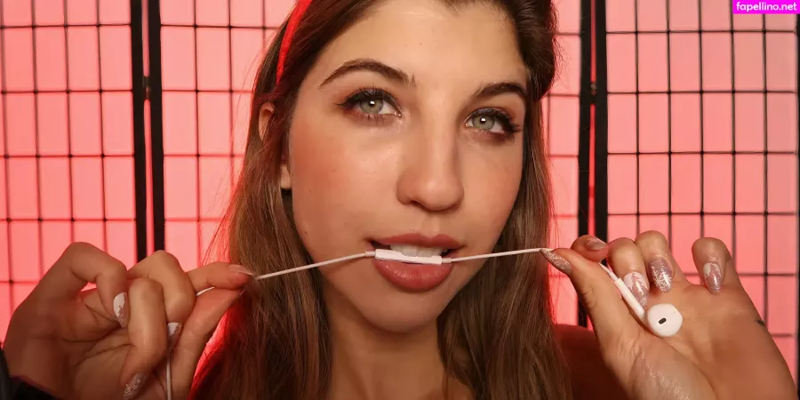 Frivolousfox Asmr OnlyFans Thumbnail #WnHMxudb8N