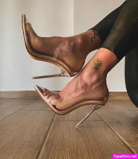 Froggee Feet OnlyFans Thumbnail #c5CDvnYaf2