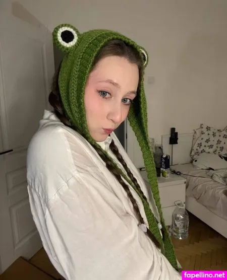 Froggy Anna OnlyFans Thumbnail #PSc5LJtmxM