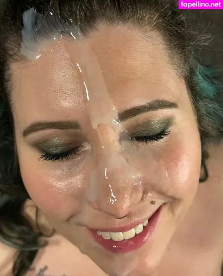 Frostedcupcake92 OnlyFans Thumbnail #w2xWtYUu3x