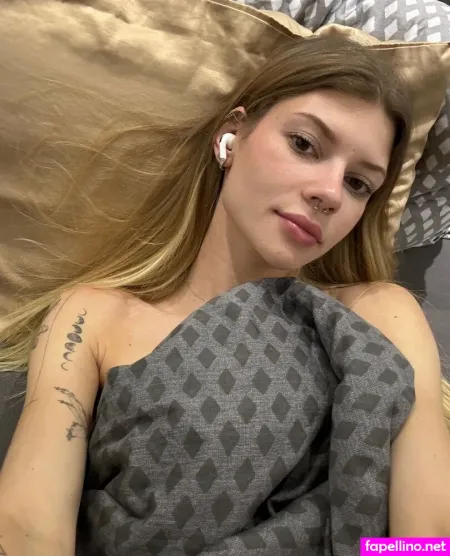 Frozeen Ye OnlyFans Thumbnail #qxOf7qkMVm