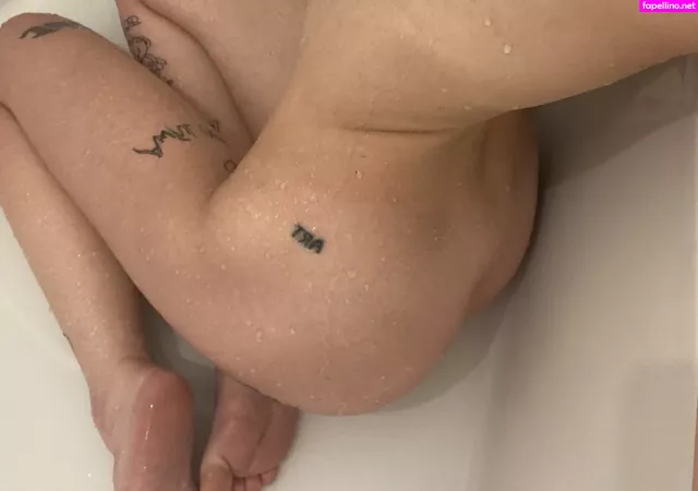 Fxckingkcobain OnlyFans Thumbnail #WmIN6Dnm8L