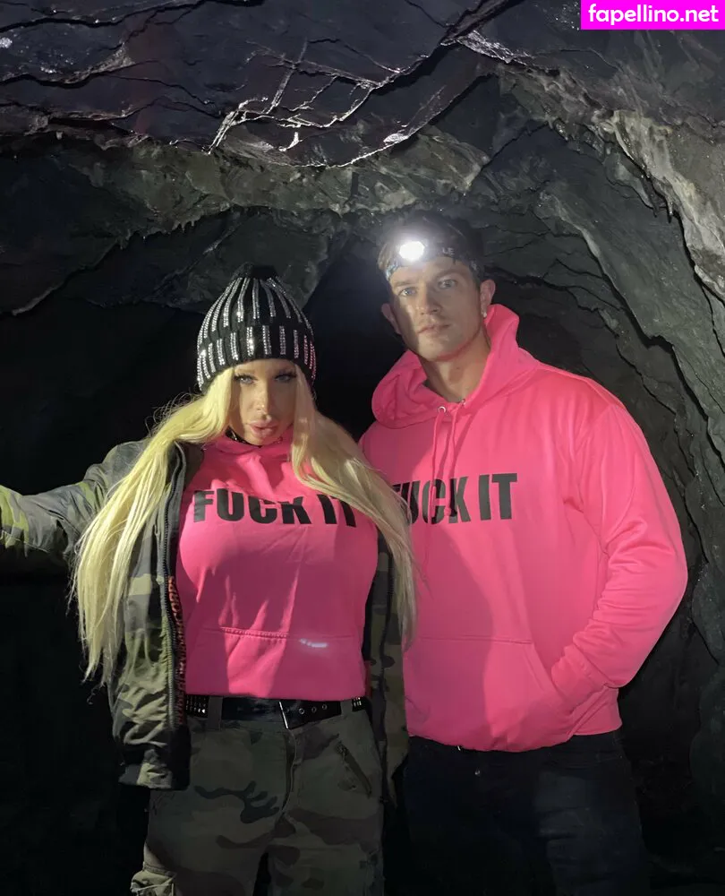 fxxkingexplorers Nude Leaked OnlyFans Photo #6Y1G7sypb1