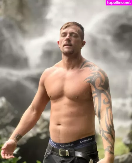 Fxxkingexplorers OnlyFans Thumbnail #r8MJZxR5Y3