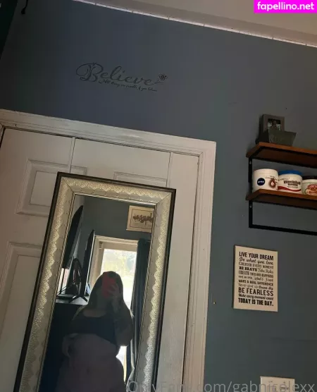 Gabnicolexx OnlyFans Thumbnail #1xIvNzInc9