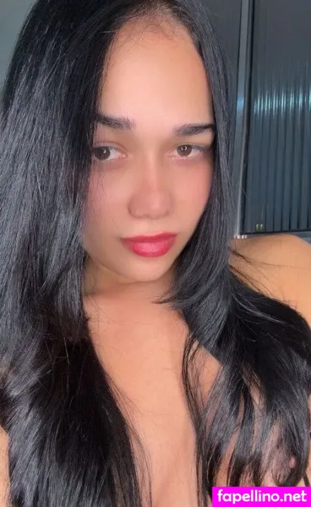 Gabriela Veiga OnlyFans Thumbnail #l78e1980u6