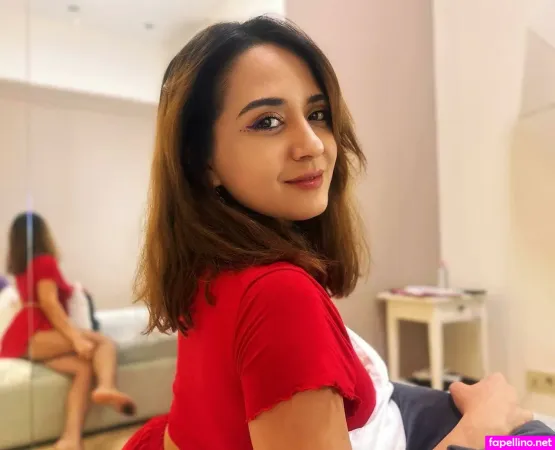 Gabriella Wils OnlyFans Thumbnail #WXybXTUs4v