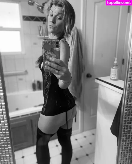 Gabriellawoods598 OnlyFans Thumbnail #Q564ShPW0Y