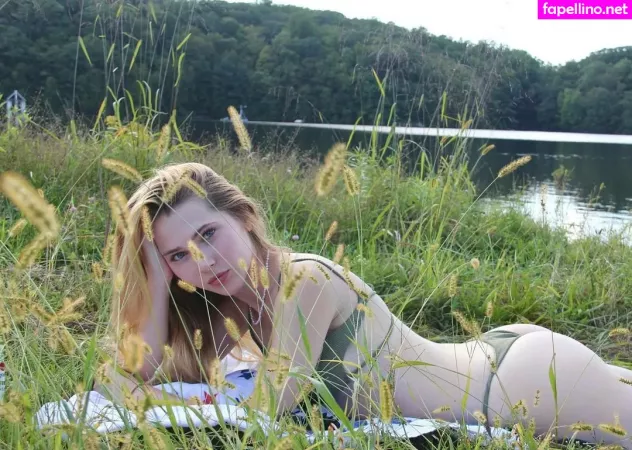 Gabrielle Hersh OnlyFans Thumbnail #5AvDx71coL