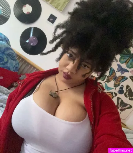 Gaia Lucinda OnlyFans Thumbnail #JER6uMmtjy