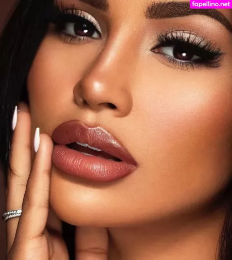 Gallienne Nabila OnlyFans Thumbnail #0ViusVDn4x