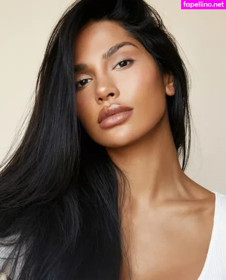 Gallienne Nabila OnlyFans Thumbnail #B4sYnOmK44