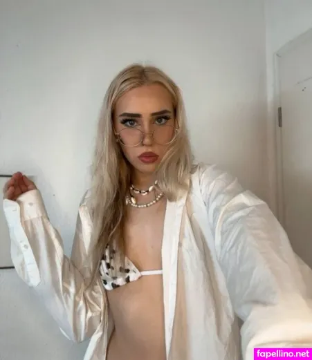Gamergirl Oakley OnlyFans Thumbnail #8D6cXEJ2Um