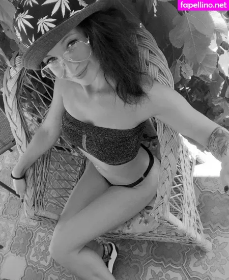 Ganja Babe OnlyFans Thumbnail #GRSDvn5OVj